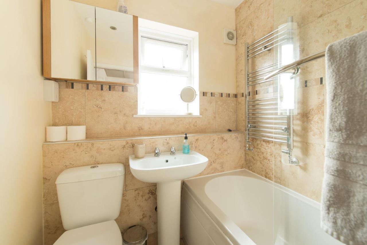 Chesterton Court Apartment Глостер Экстерьер фото